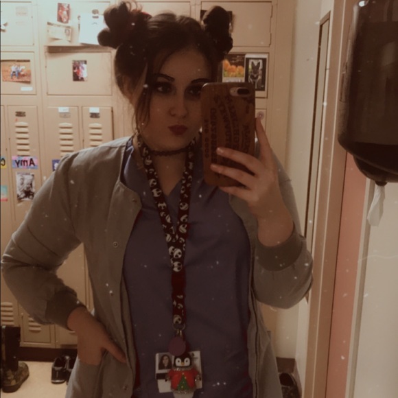 Meet your Posher, Christy - Picture 4 of 9